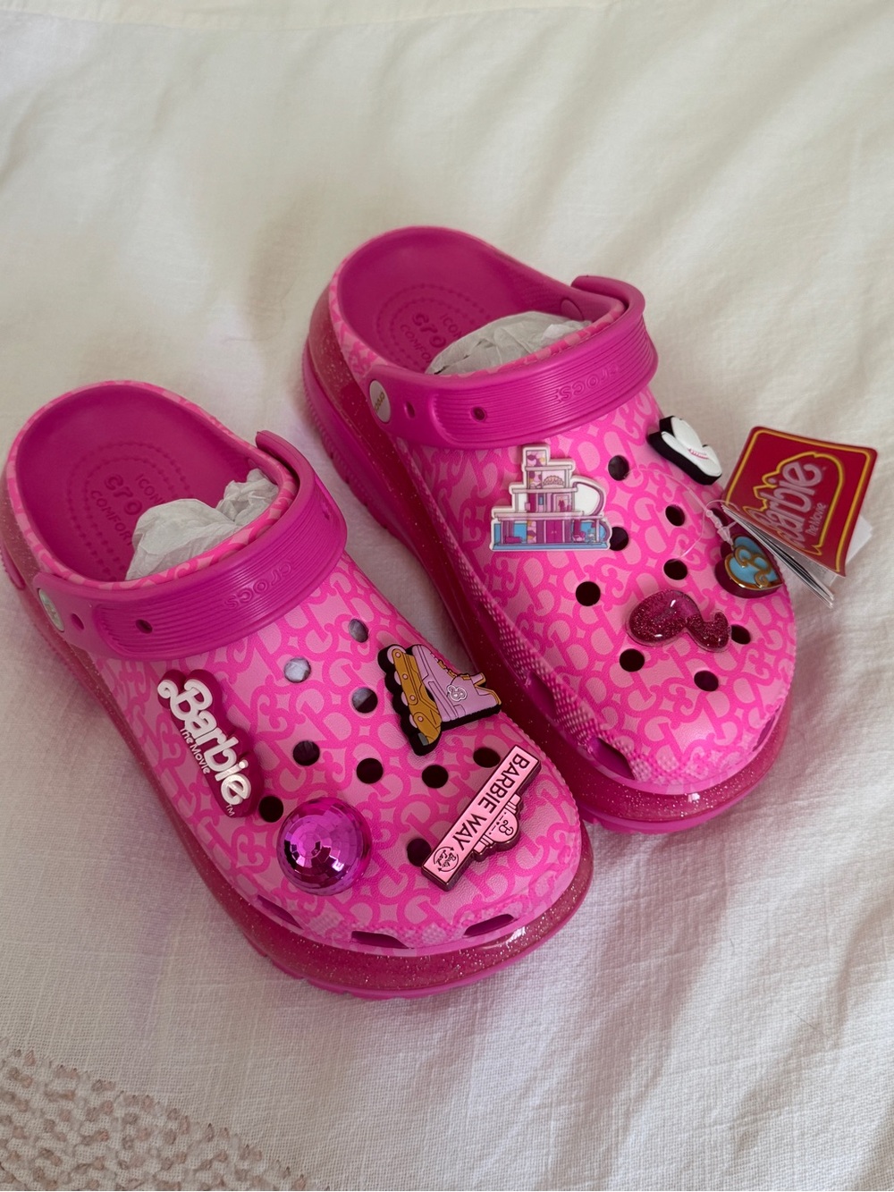 NWT Barbie Movie Crocs Mega Crush Clog Platform in Electric Pink Size US M5/W7